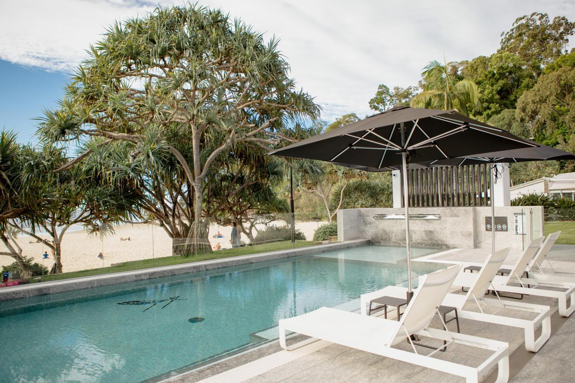 Netanya Noosa Beachfront Resort Экстерьер фото