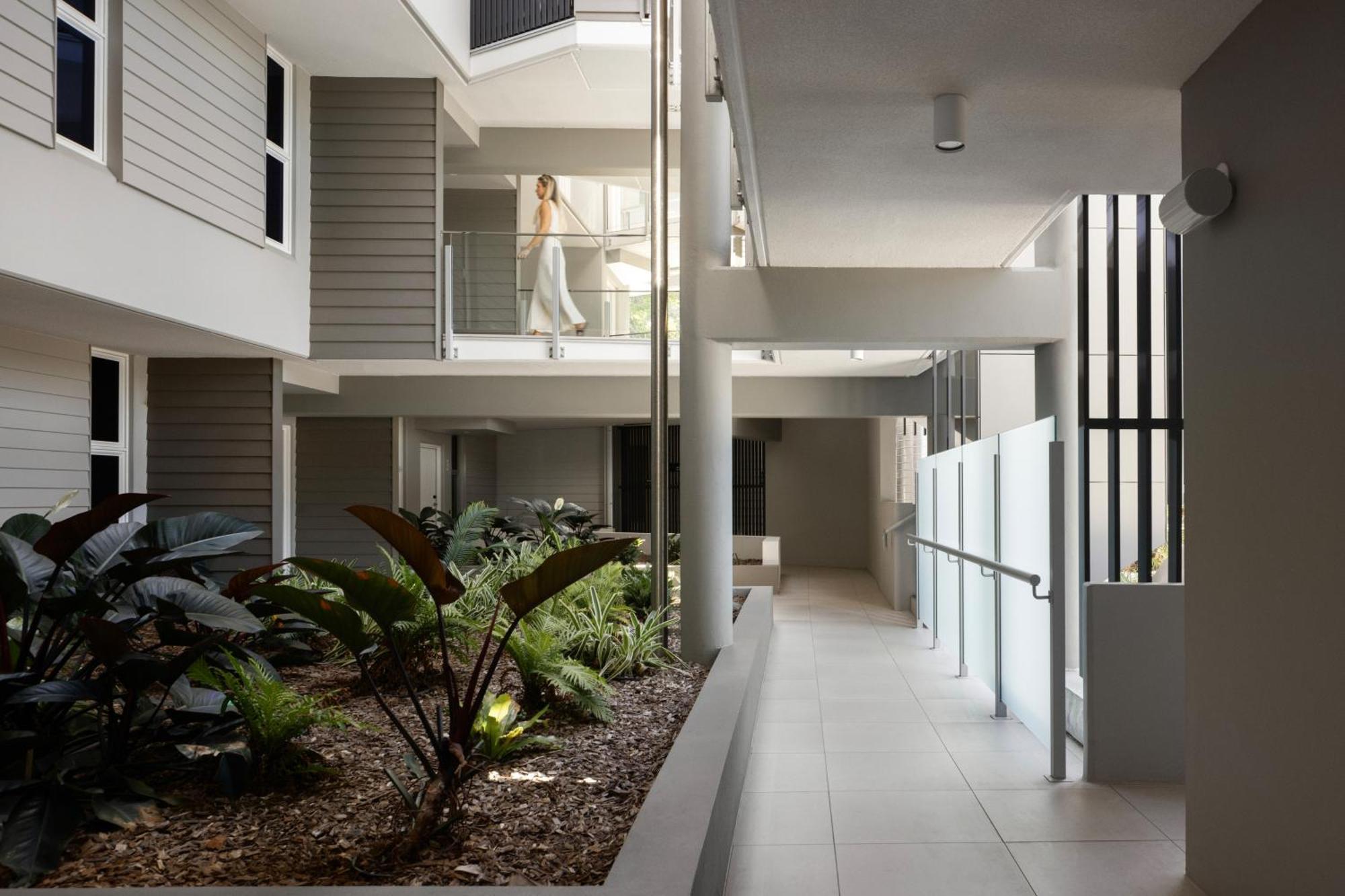 Netanya Noosa Beachfront Resort Экстерьер фото