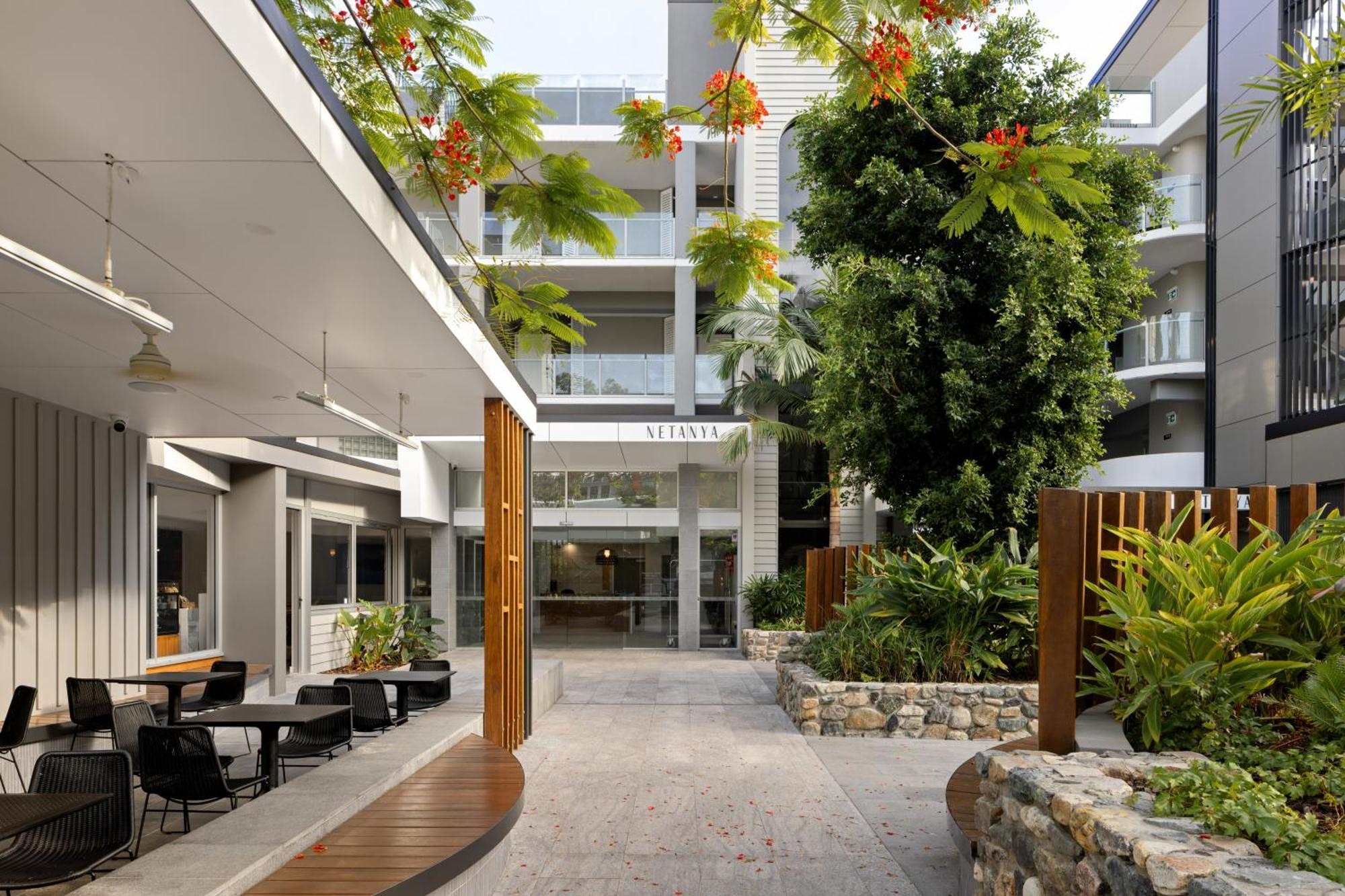 Netanya Noosa Beachfront Resort Экстерьер фото
